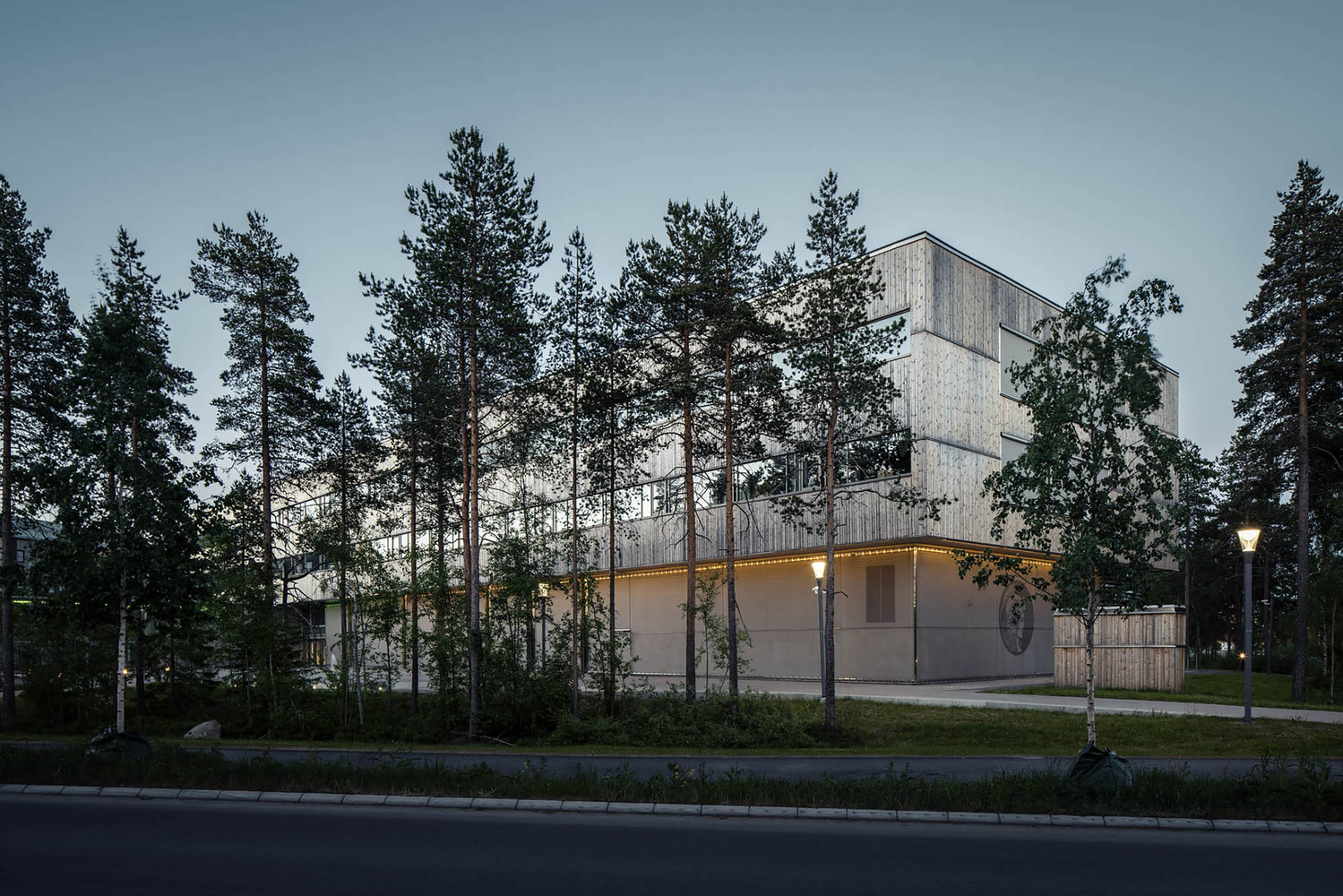 瑞典 Minerva 学校 · 透明与自然的和谐融合-8