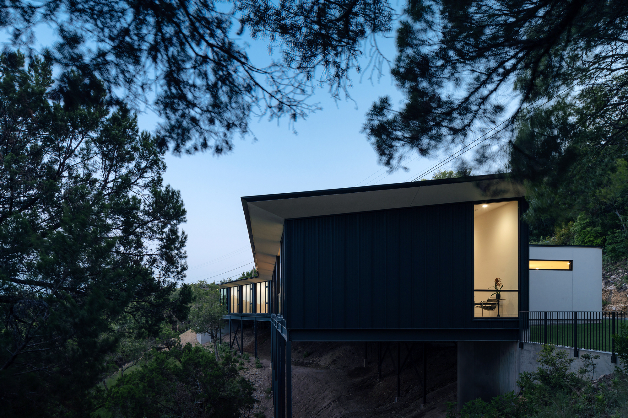 高房子或高大的房子 或高层房屋丨美国奥斯汀丨RAVEL Architecture-25