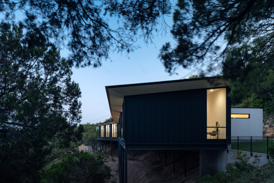 高房子或高大的房子 或高层房屋丨美国奥斯汀丨RAVEL Architecture-25