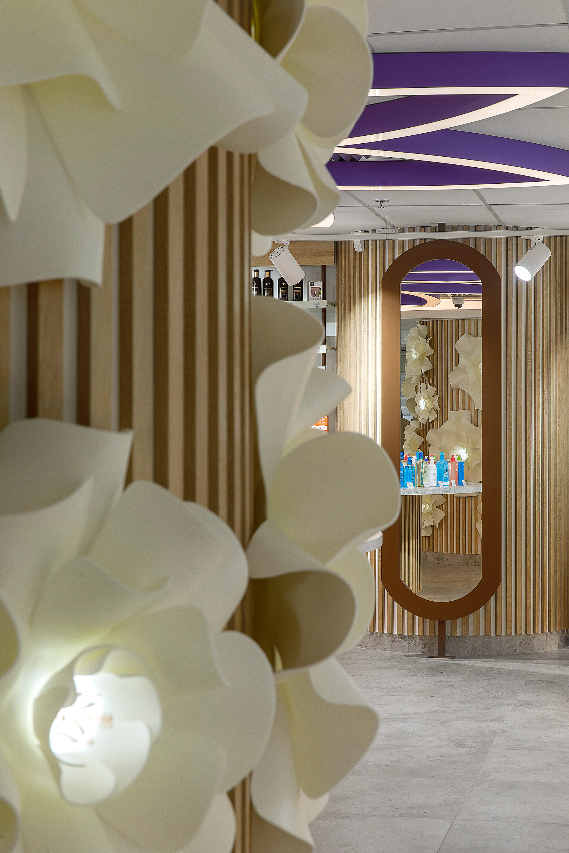 PHARMACY БІЛА РОМАШКА | FLAGSHIP STORE-10