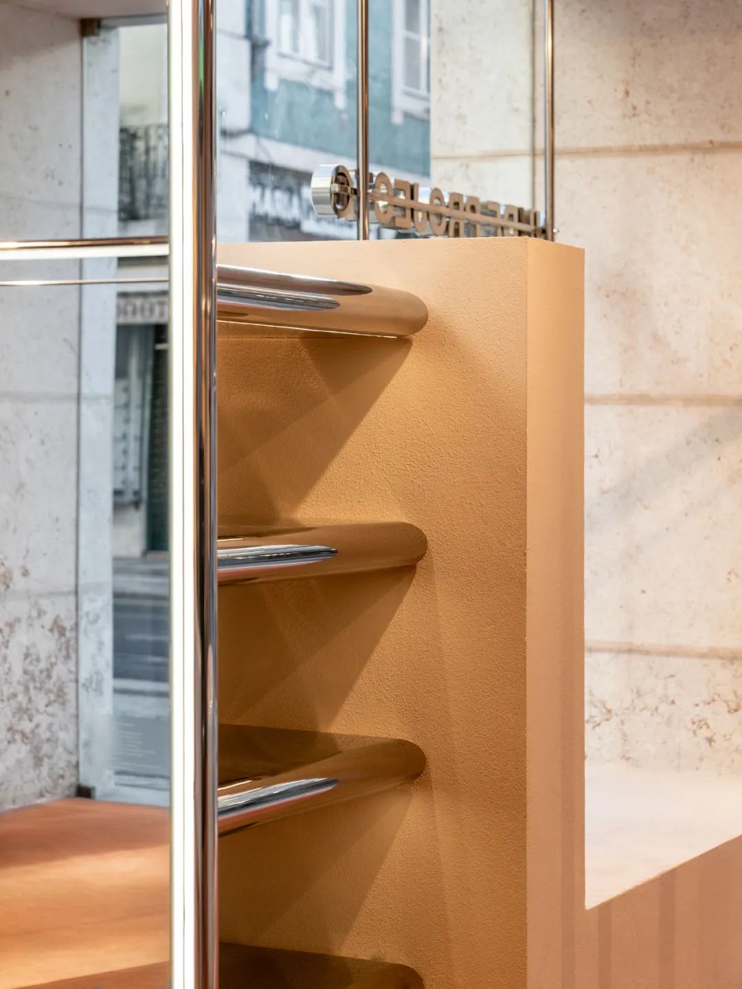 Nude Project 新旗舰店丨葡萄牙里斯本丨阿尔贝托·埃尔蒂尼,玛丽娜·马丁-11