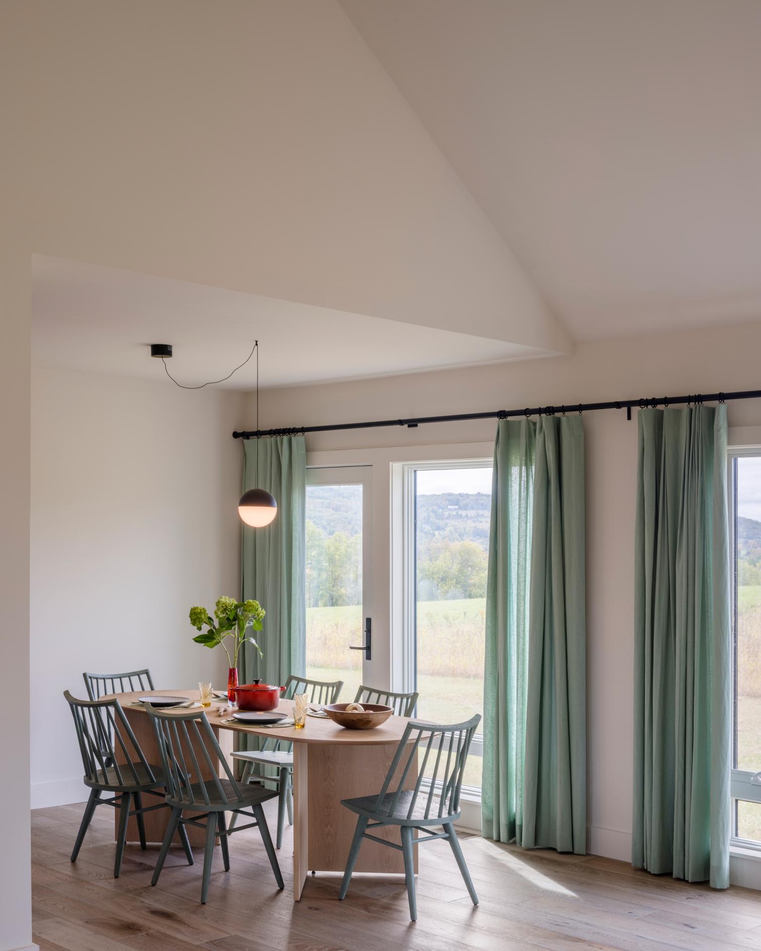 Granja Oblonga en Mill Brook Valley-9