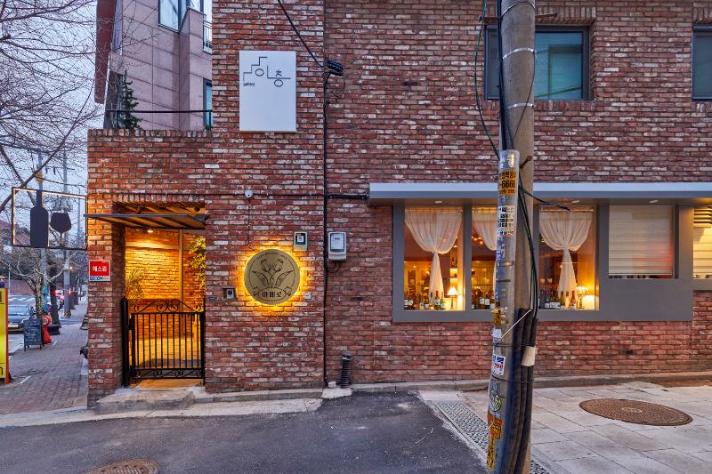 温馨家庭式餐厅，14 坪空间打造精致酒庄氛围-4