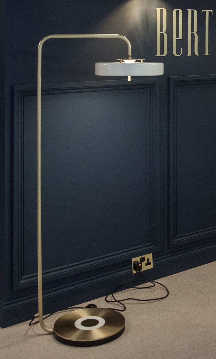 Modern Floor Lamps That Turn Artificial Lighting Into A Form Of Art-5