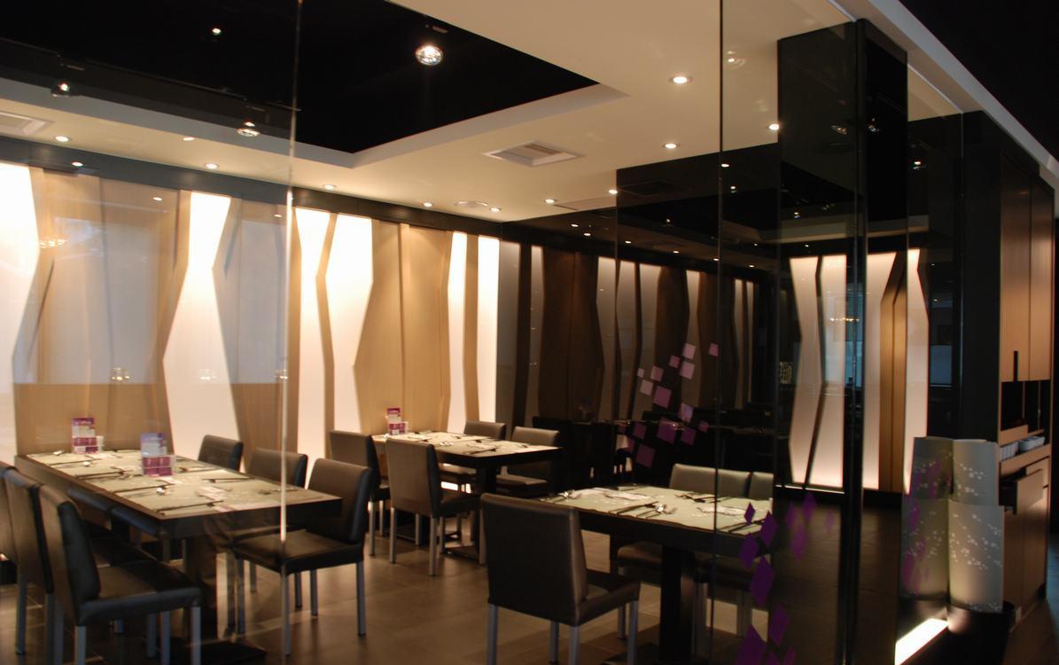 融合自然与时尚的用餐空间-6