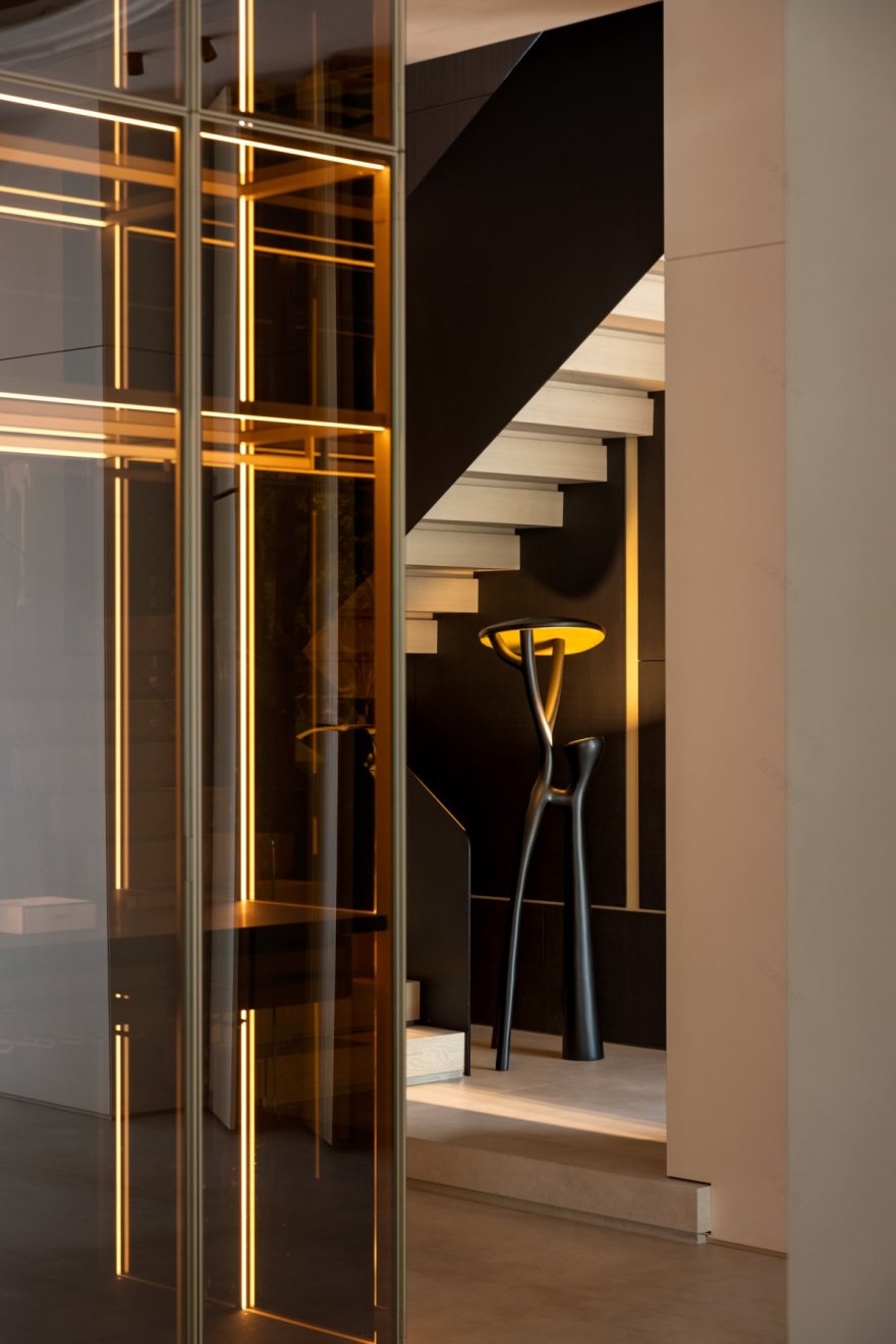 卢赛世家品牌展厅丨竟向设计-8