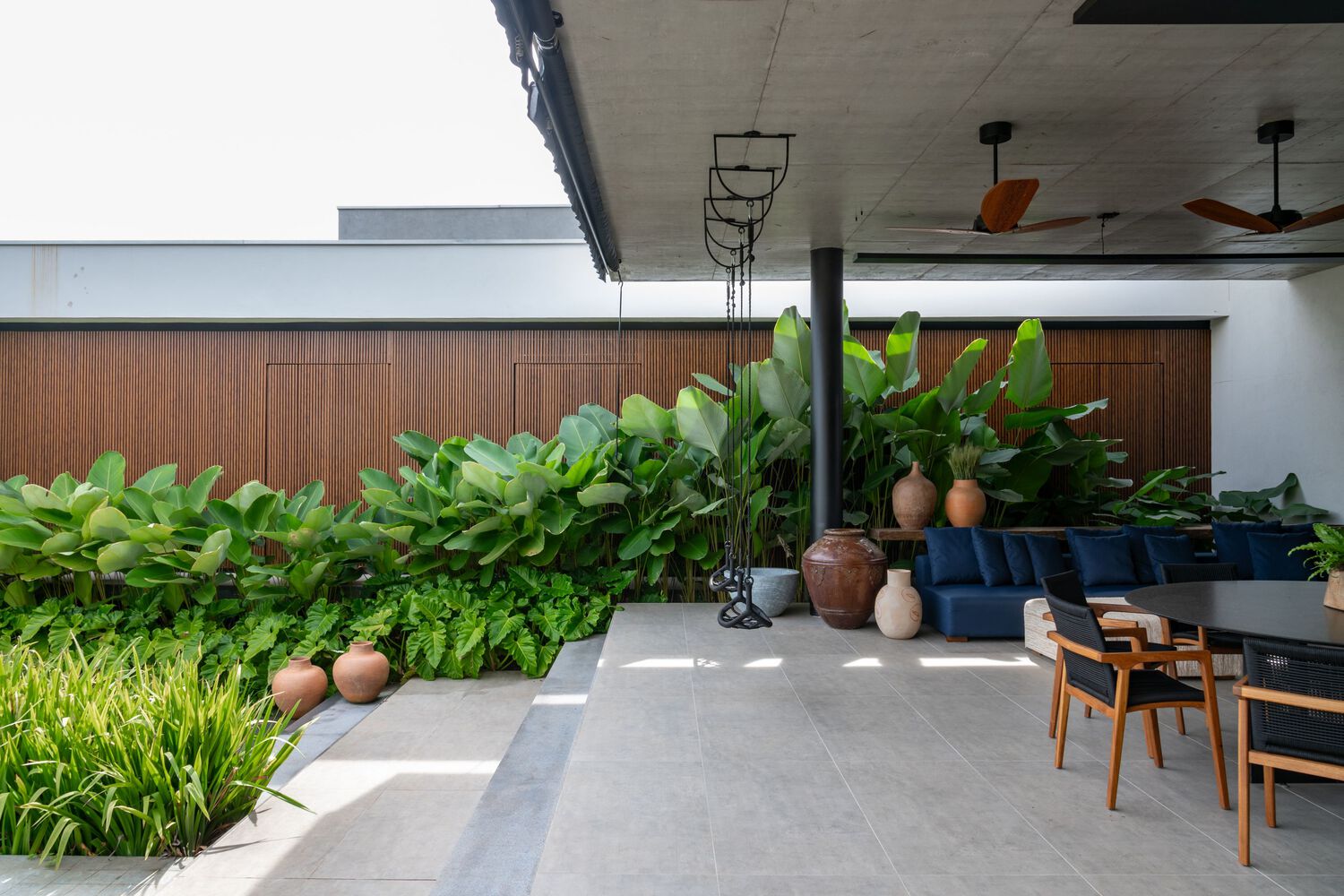 兄弟情深的个性化混凝土夏屋丨Mateus Monteiro-27