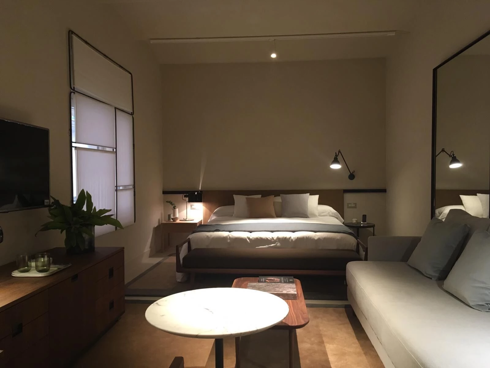 融合历史与当代的巧克力主题酒店-12