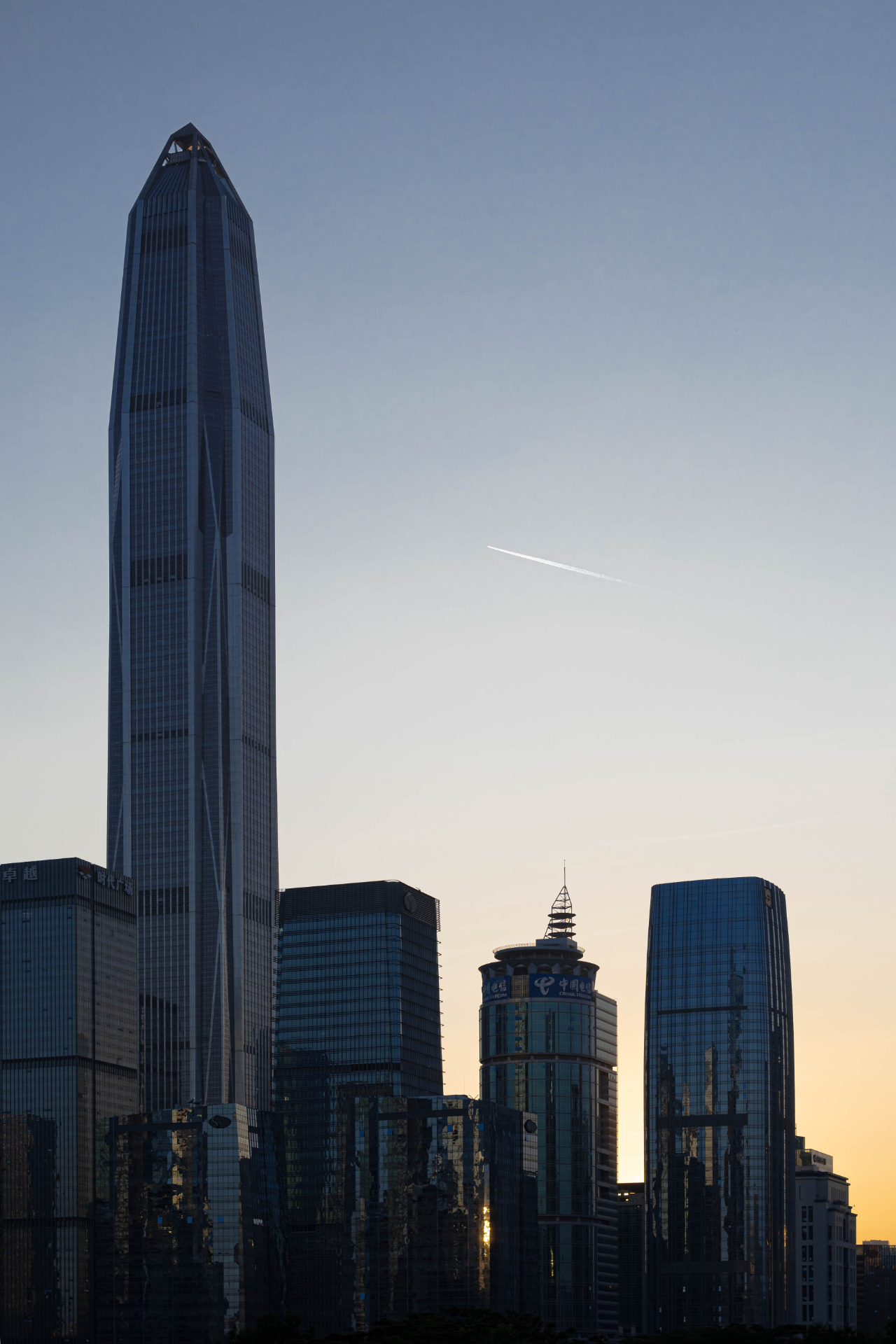 宇文长凝的 330㎡静谧之家丨温馨工作室-0