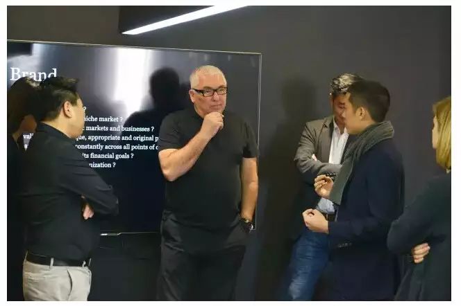 【48期】苹果御用设计师来中国设计了一家茶叶店，惊艳了所有人，原来茶叶还可以这样卖！-31