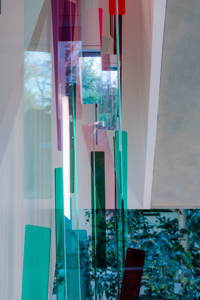 色彩螺旋楼梯,自然元素与建筑设计的完美融合-36