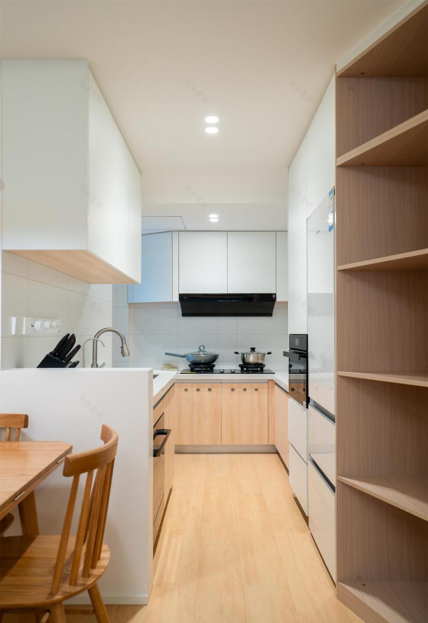 奶油原木风二居室设计-49