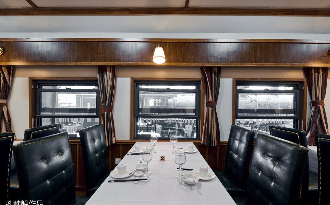 80 年代老车站焕新颜,设计师的怀旧之作-33