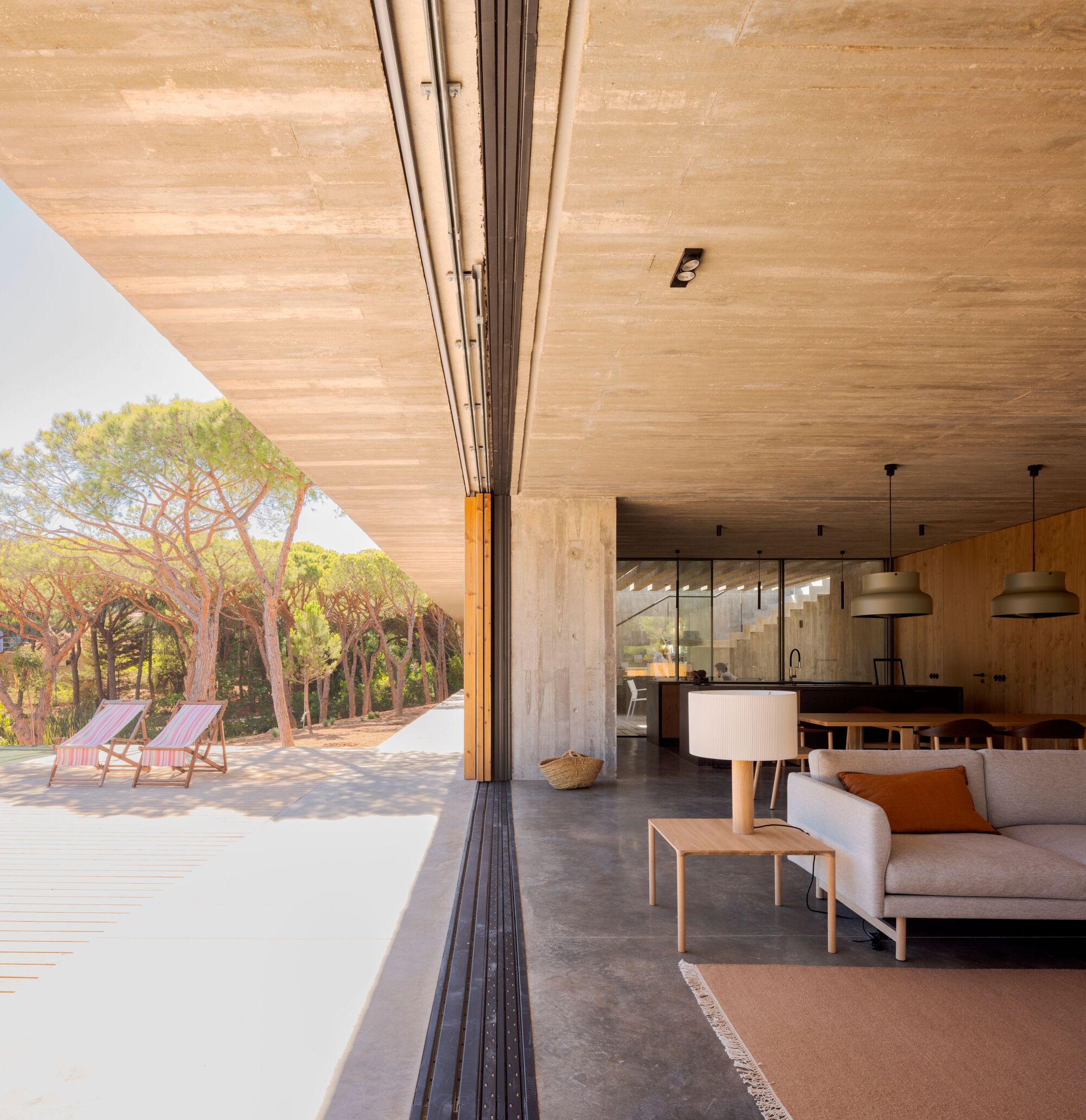 普拉亚韦尔德的房子丨葡萄牙丨Atelier Central Arquitectos-16