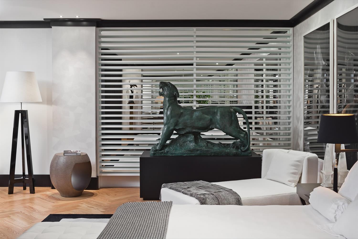 现代套房设计,Coco Chanel 风格公寓惊艳亮相-6