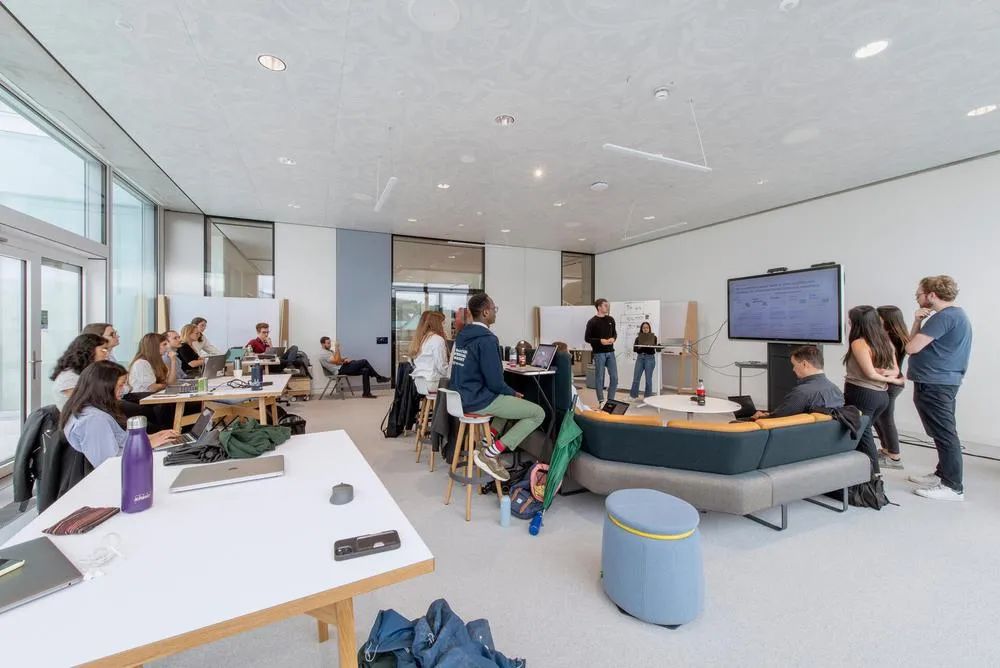 瑞士 St· Gallen 大学的 SQUARE 学习中心大楼丨Evolution Design 设计团队-71
