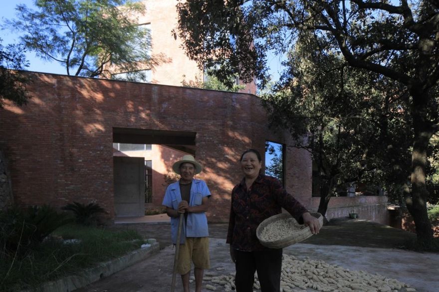 云南安宁田野红砖房丨中国云南丨杨雄-54