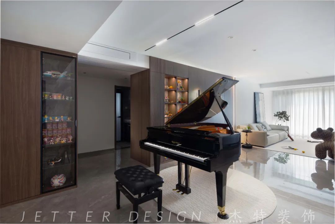 三代同堂的现代简约家居设计-31