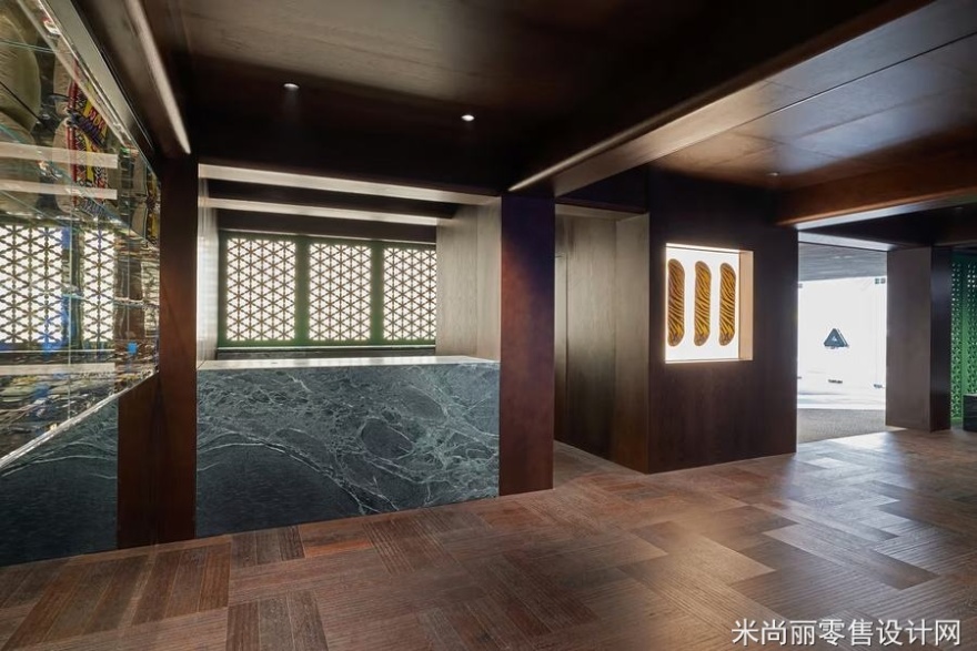 滑板品牌PALACE首尔旗舰店,设计灵感源自于韩国传统宫殿 - 米尚丽零售设计网 MISUNLY- 美好品牌店铺空间发现者-4