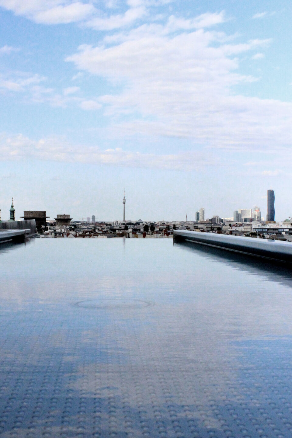 维也纳金属魅力 LOFT HOV18-24