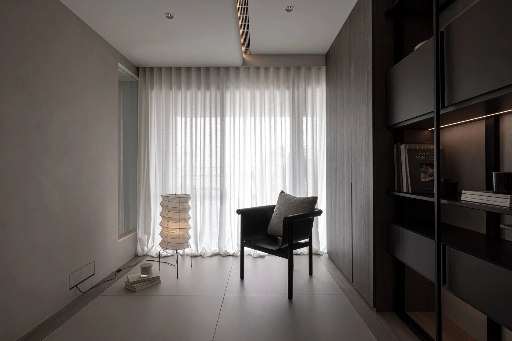 以大地色系与极简语言,构筑155平弹性功能丨中国台中丨新橙设计-11