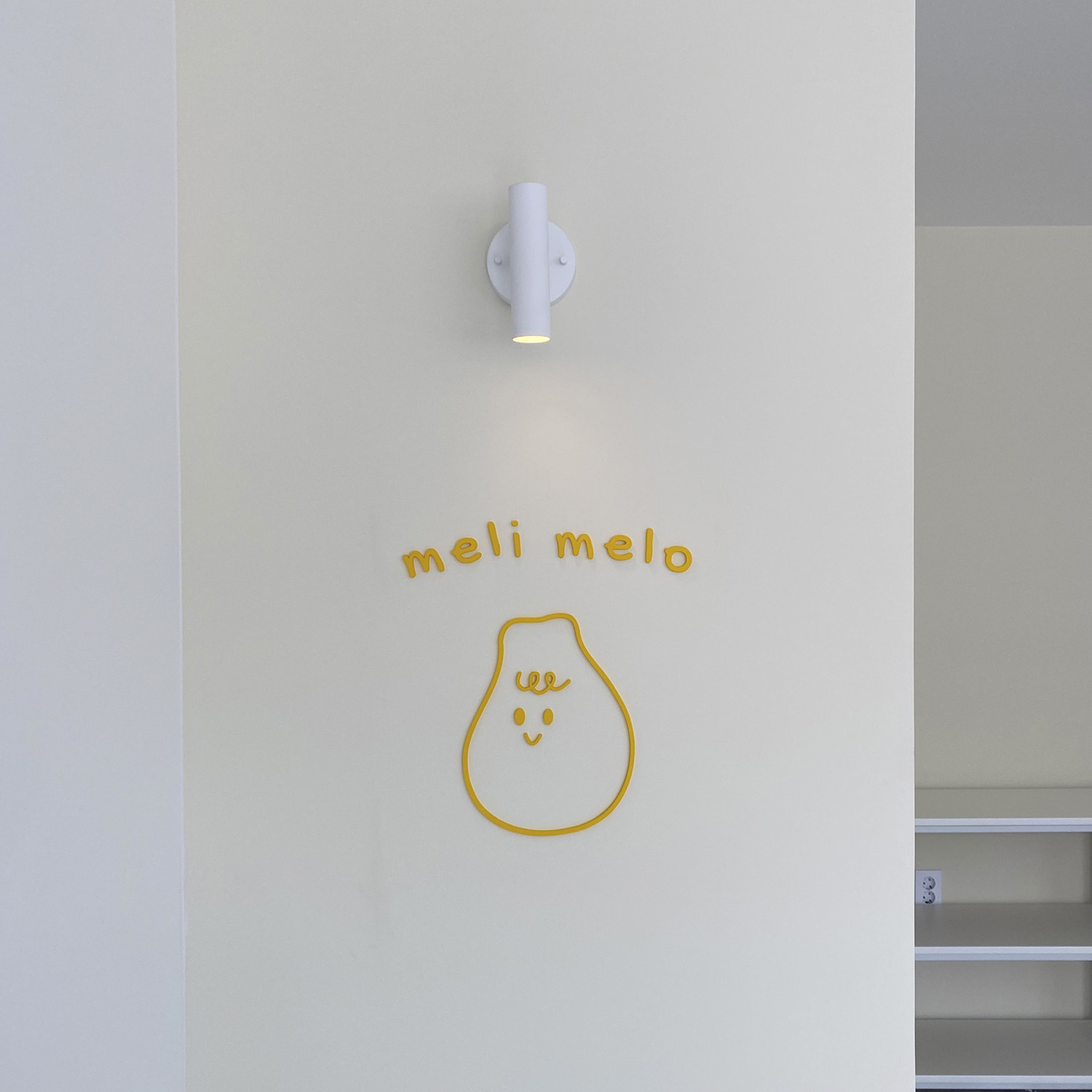 白色梦幻 | 韩国某工作室的极简内饰设计-7