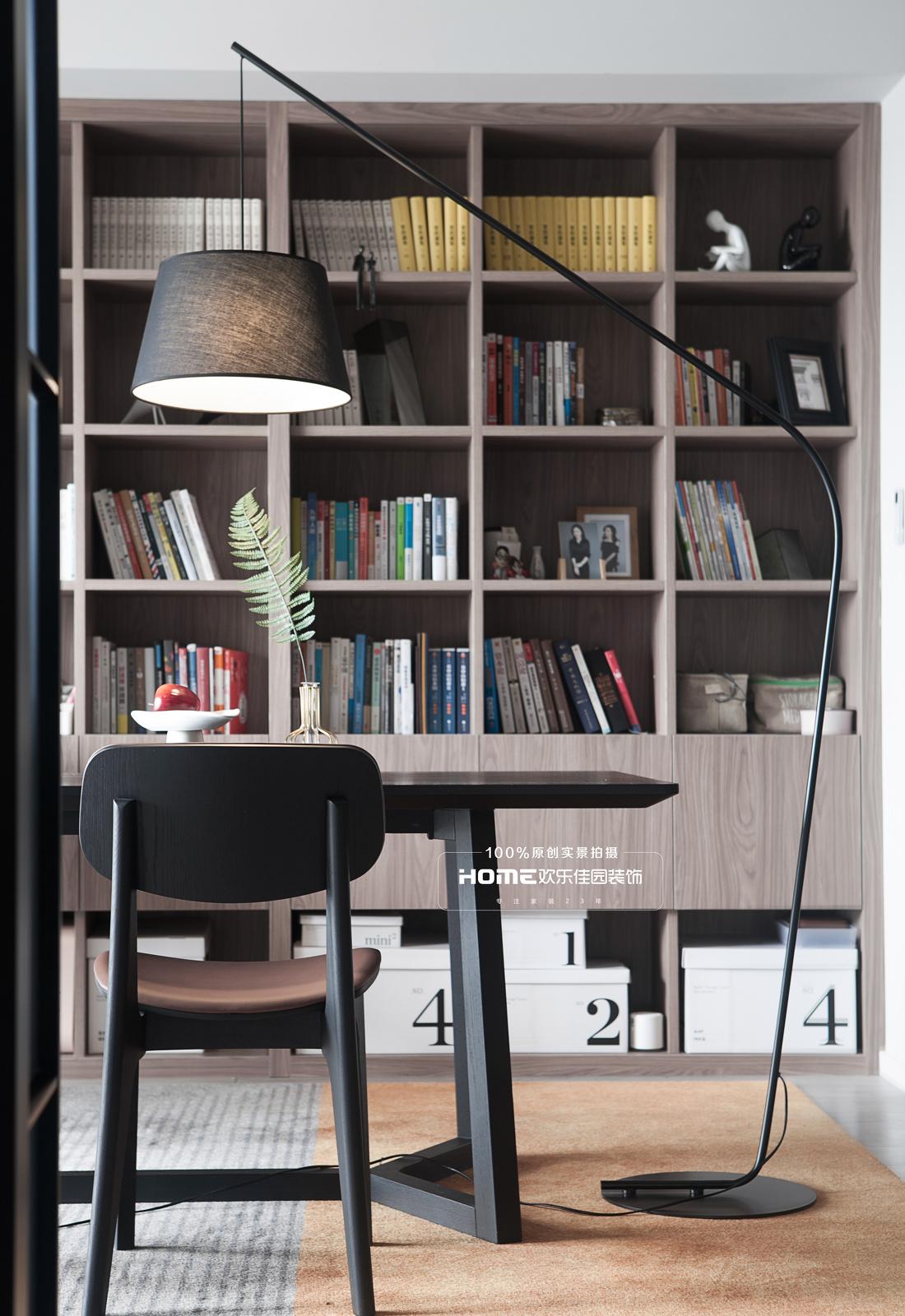 深色理性空间的温馨之家丨欢乐佳园装饰-14