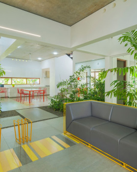 雨光之屋 · 热带绿意生活的创新设计丨印度丨LIJO.RENY.architects