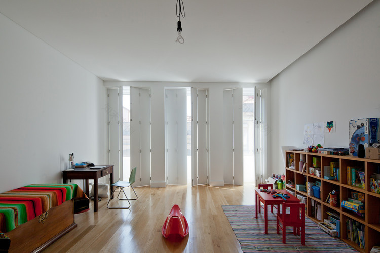 葡萄牙波尔图 19 世纪老宅的现代重生-18