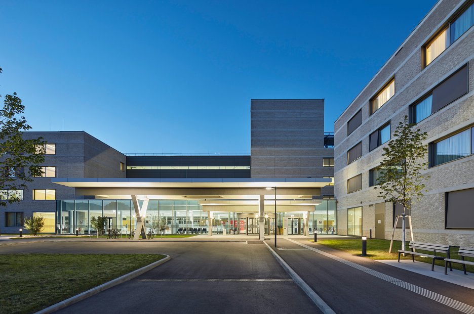 奥地利默德林地区医院丨Paul Katzberger等五人-0