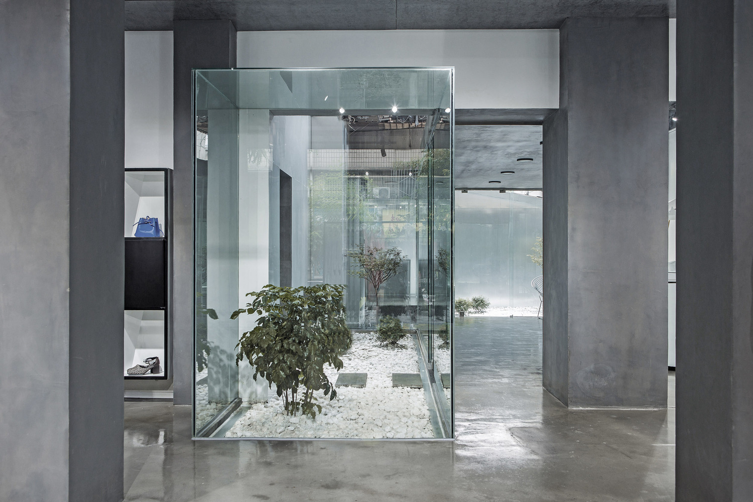 复古住宅变奏曲 · 成都街头趣味时尚空间-12