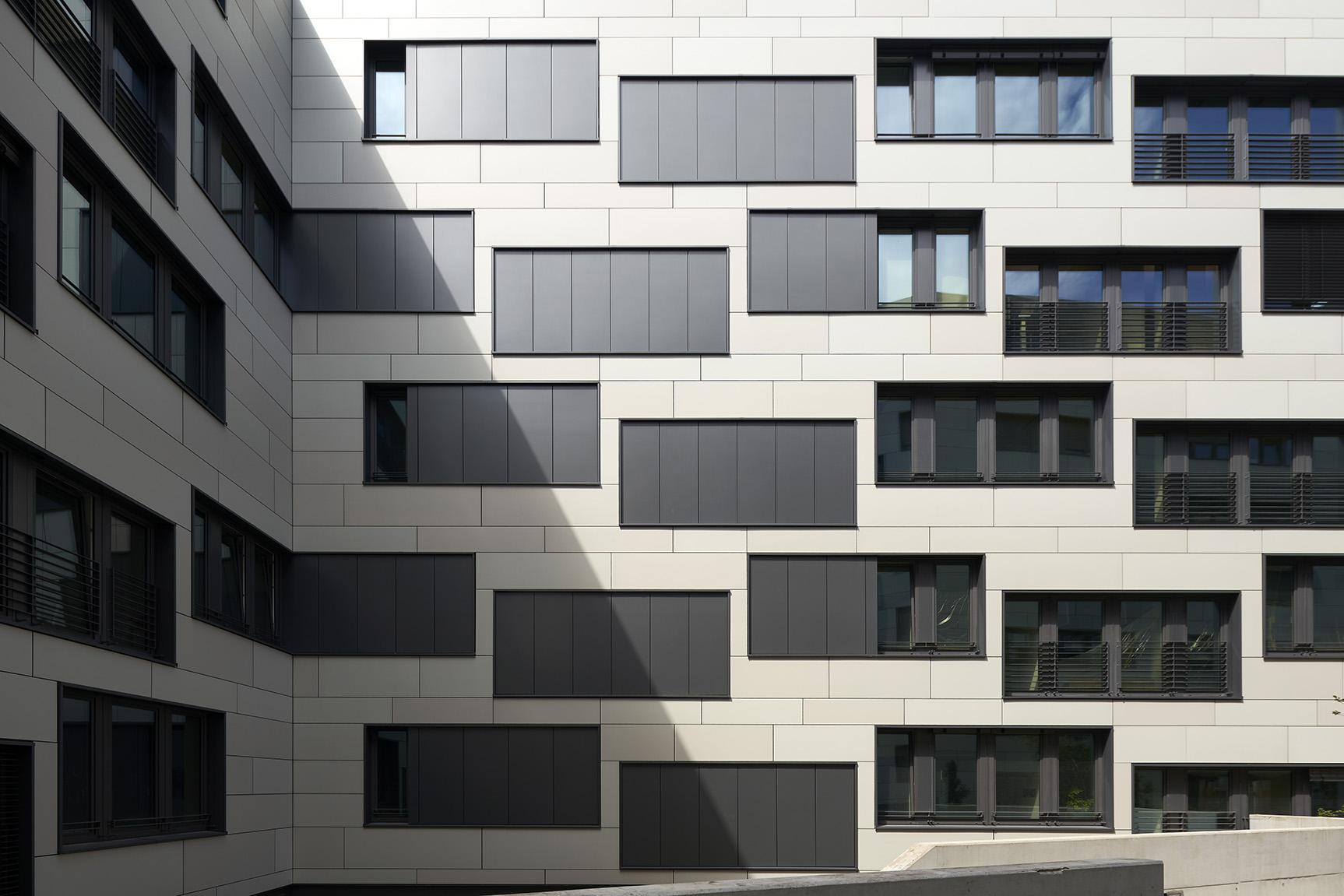 五月生活 + 五月办公 – 克雷辛斯（注：若KRESINGS有特定背景含义，此音译可能不准确） 丨德国斯图加特-13