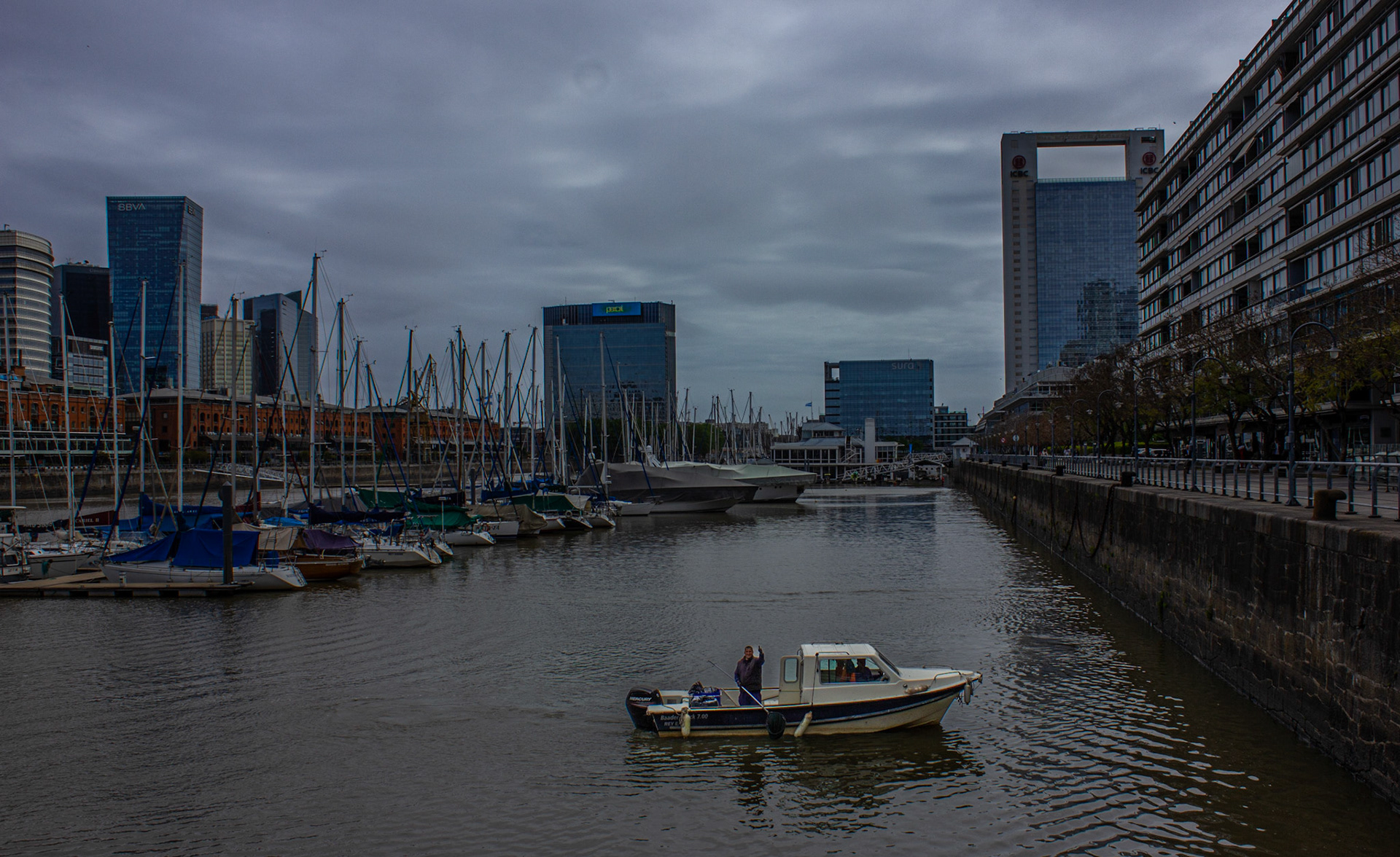 Puerto Madero un día nublado-8
