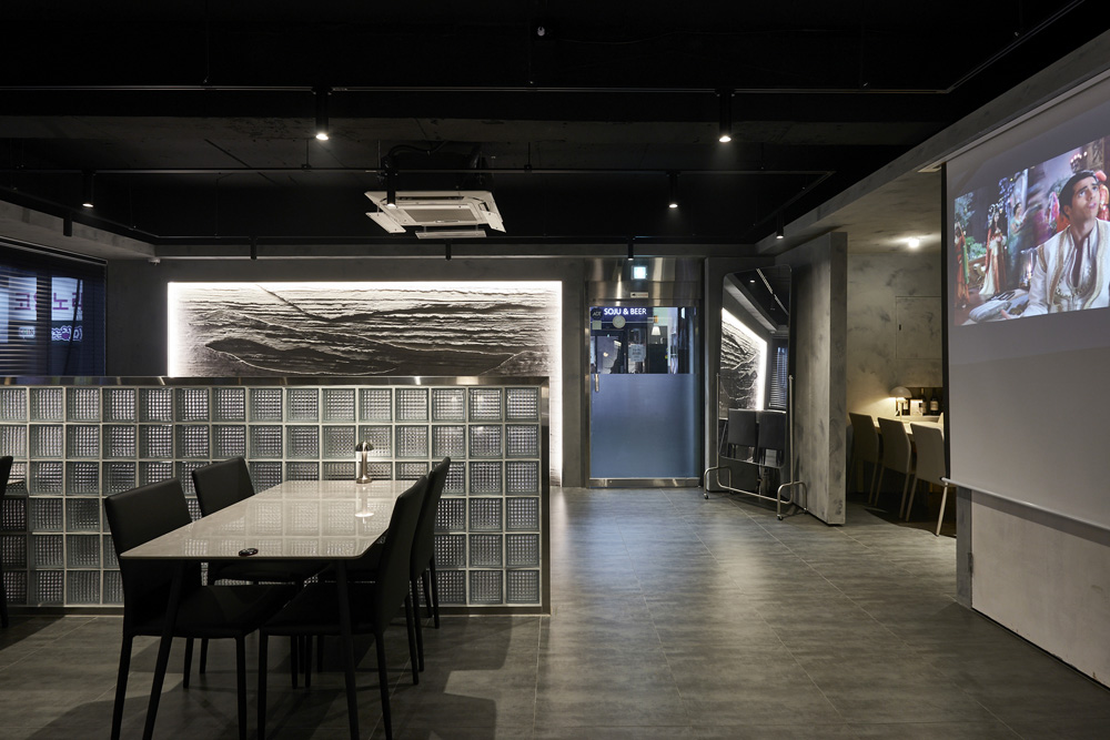 高级黑 | 25 坪韩餐店的精致内饰设计-3