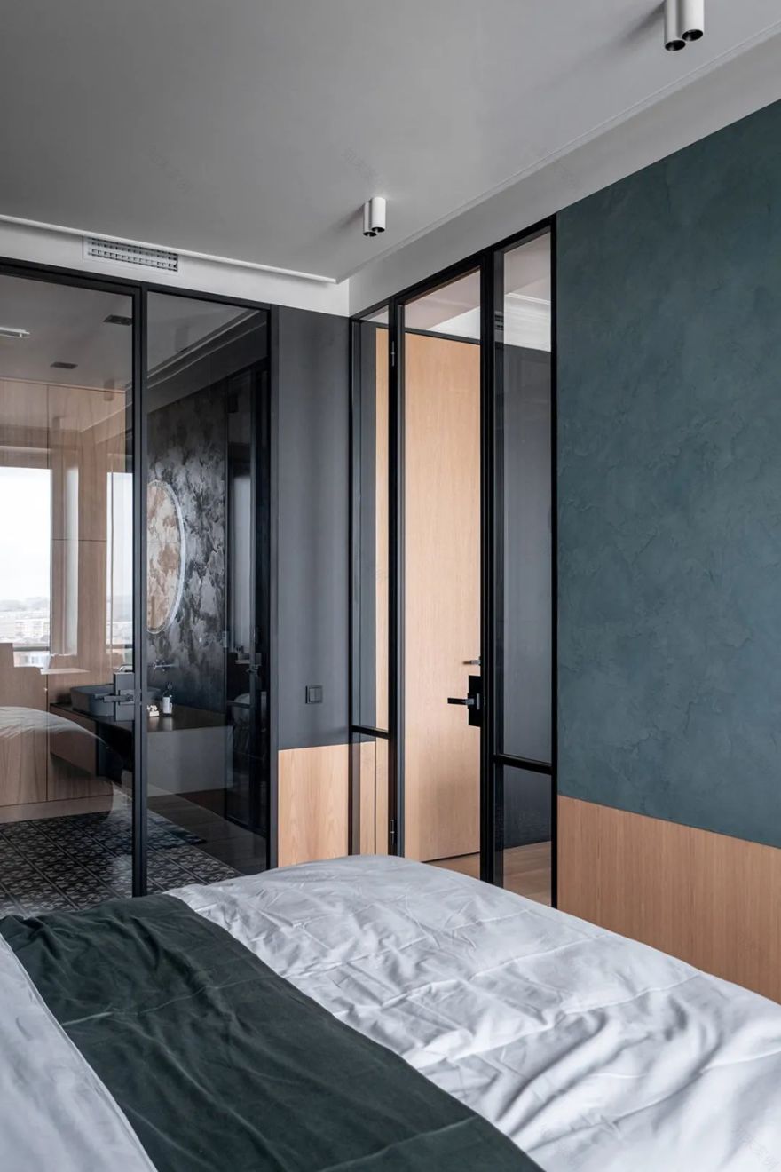 莫斯科 66㎡莫兰迪简约风公寓,玻璃隔断打造开放式空间-22