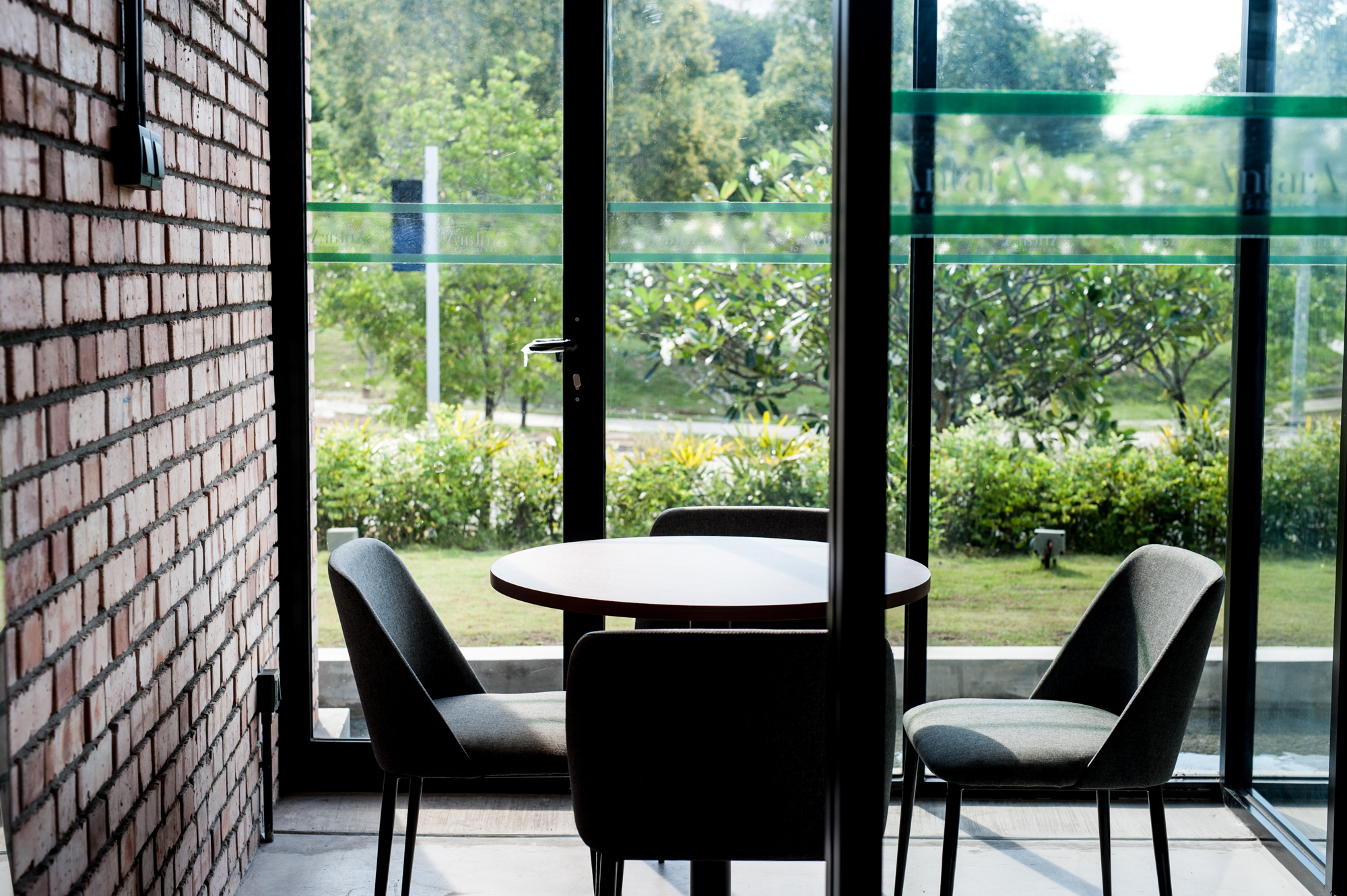 环形画廊设计,营造公共艺术空间-23