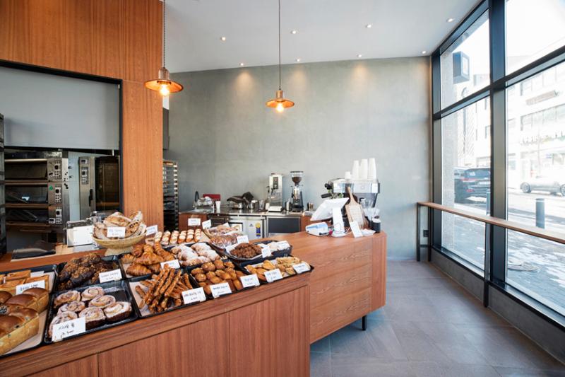 现代简约 30 平米烘焙店设计-6
