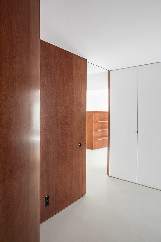 巴塞罗那“Loft not Loft”翻新 | 曲线家具打造灵动空间-27