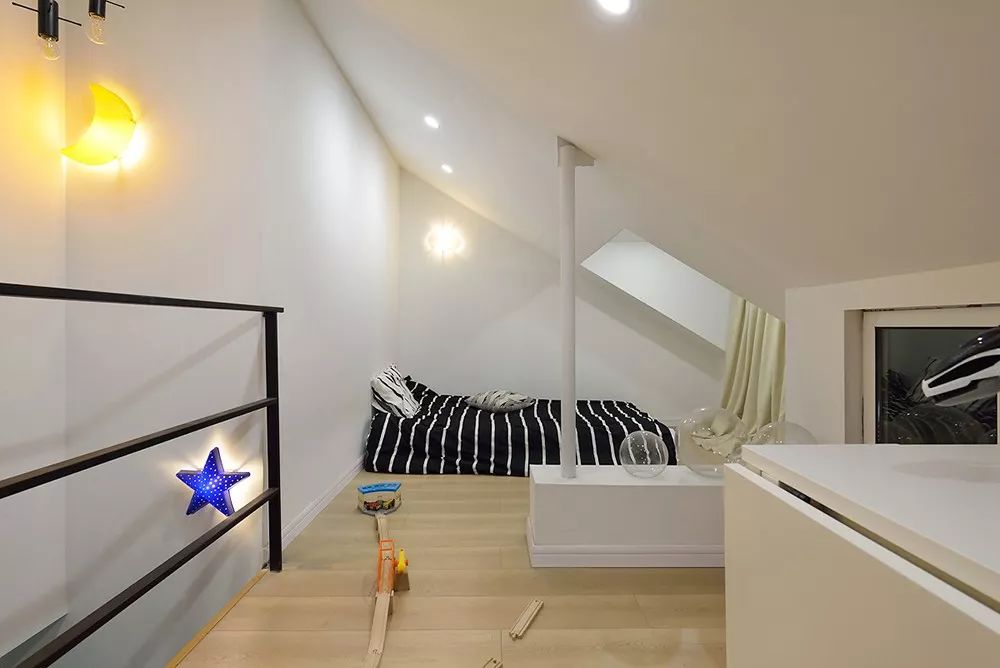 48㎡带阁楼老房改造，一室巧改三室，这设计服了！-36