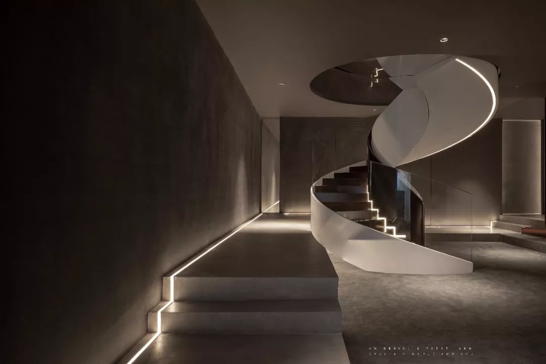 回旋楼梯展示空间 | 商业与自然的共生-23
