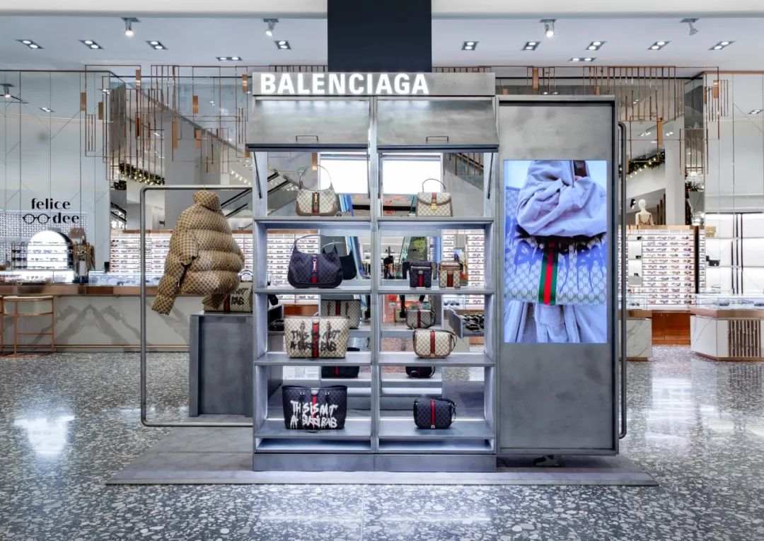 BALENCIAGA 最新快闪店设计-0
