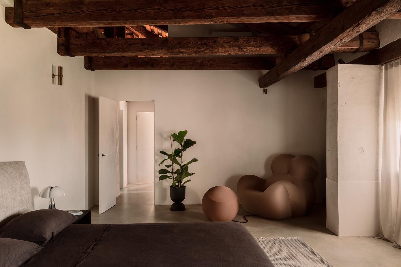 213 Attic in Villa Soranzo: Modern Penthouse Within 16th-Century Shell-9