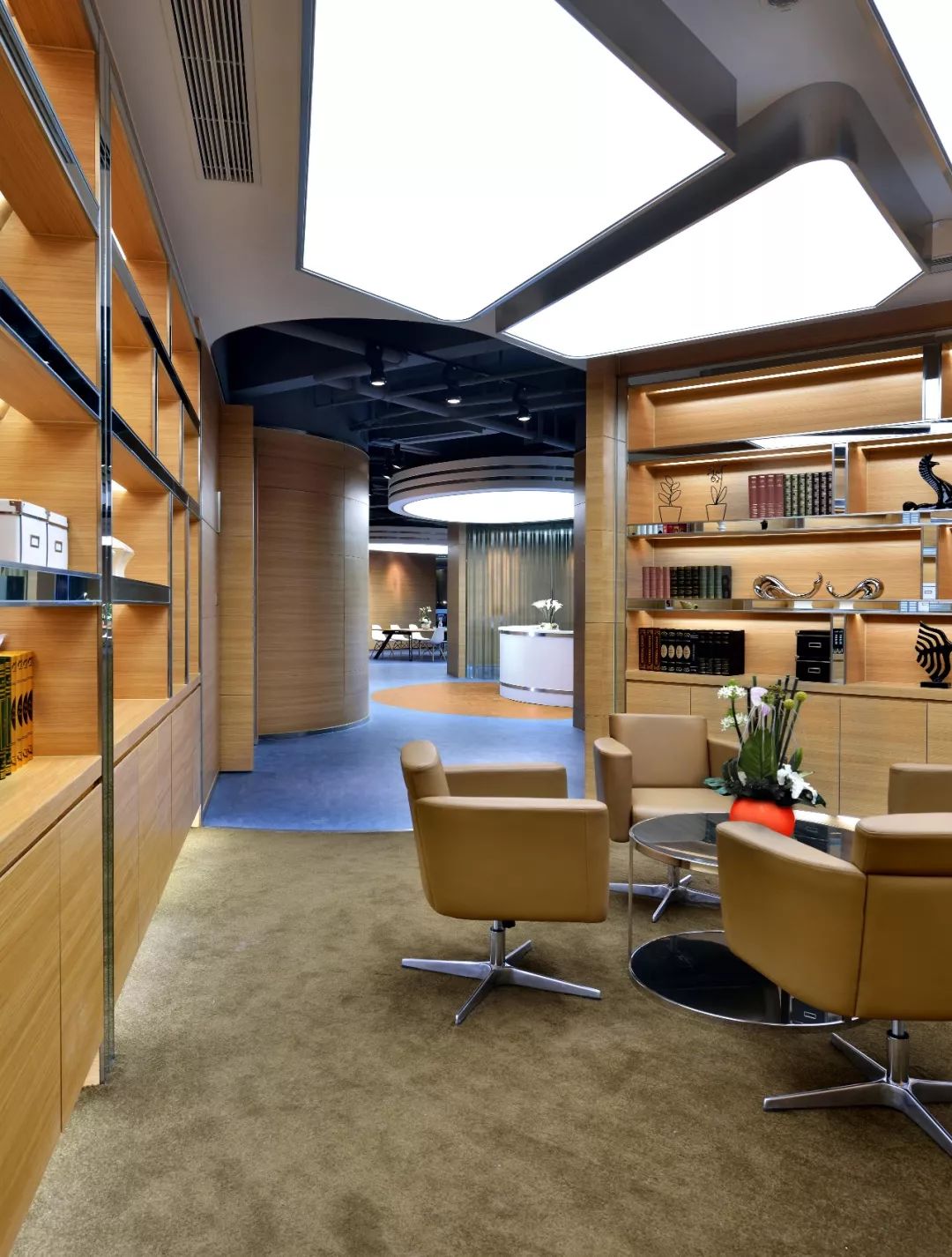 青羊工业总部基地办公室样板房 | 现代风格与人性化设计的完美结合-23