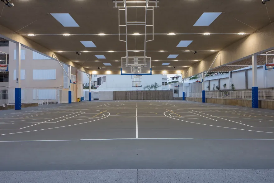 西班牙英语学校的体育运动丨西班牙丨Equipo Olivares Arquitectos-19