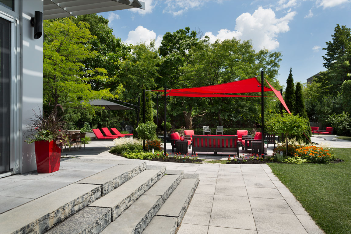 现代露台与泳池区域景观项目丨Paysages Rodier-4