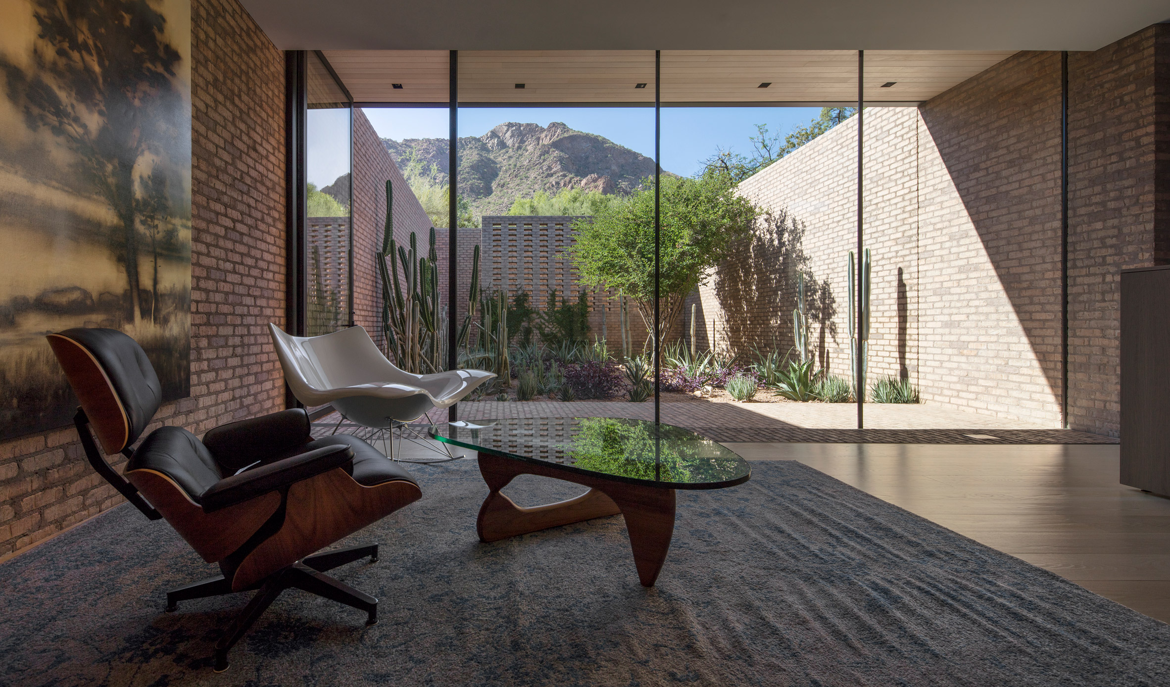 A-I-R creates oasis around central living spaces at Arizona desert house-8