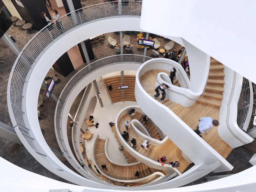 BBC 全球总部办公空间 | 工业风设计促进跨部门协作-12