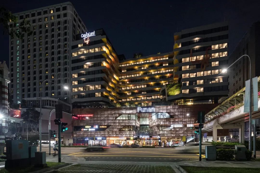 梦幻浮城 · 新加坡国家美术馆中庭的照明艺术丨Nipek-25