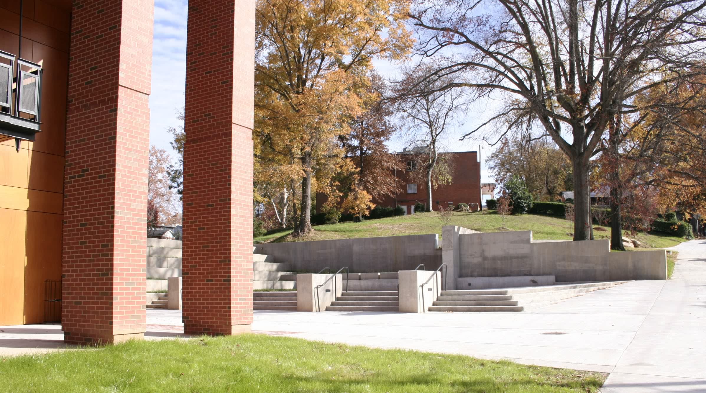 埃弗里特大学雨水庭院 averett university stormwater court by siteworks studio-8