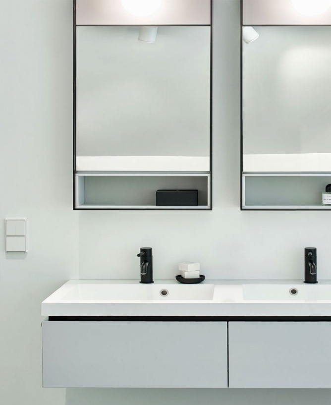 极简主义和鲜明特色的家-13